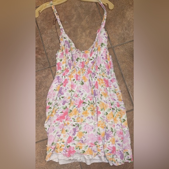 Tops - Floral Sleeveless Women's dress